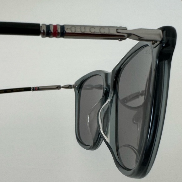 SUNGLASSES - Picture 9 of 10